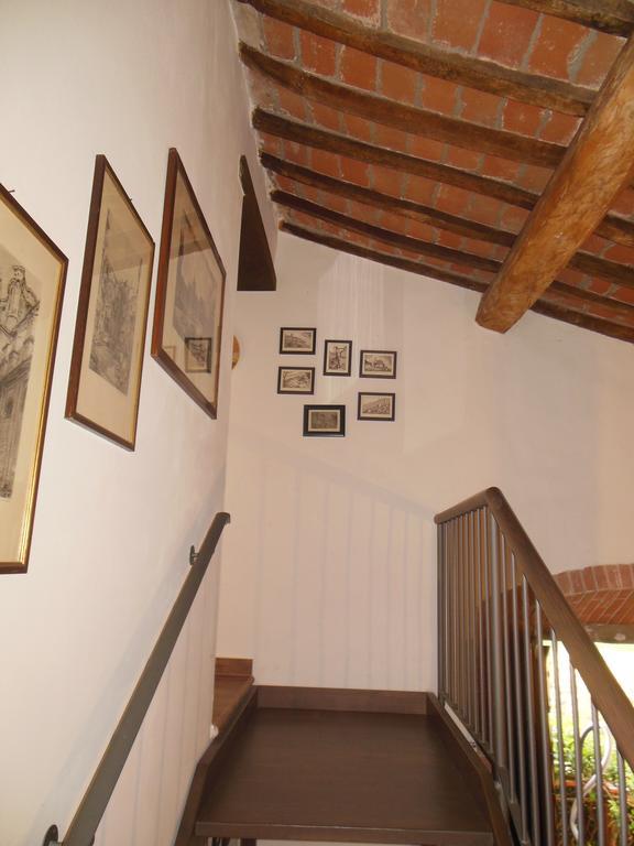 Tra E Collina